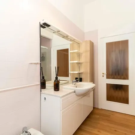 Apartment Borgo Po Comfy X4