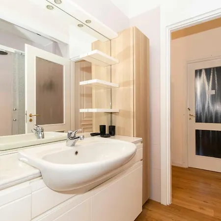 Lägenhet Borgo Po Comfy X4 Turin